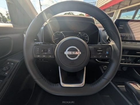 Used 2023 Nissan Rogue SV w/ SV Premium B Package FWD image 9