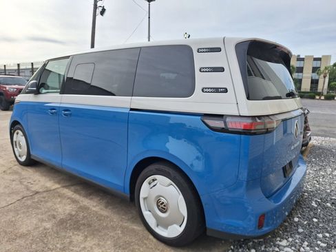 Used 2025 Volkswagen ID. Buzz 1st Edition image 5