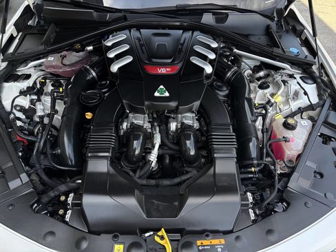 Used 2018 Alfa Romeo Giulia Quadrifoglio w/ Driver Assist Dynamic Package image 24