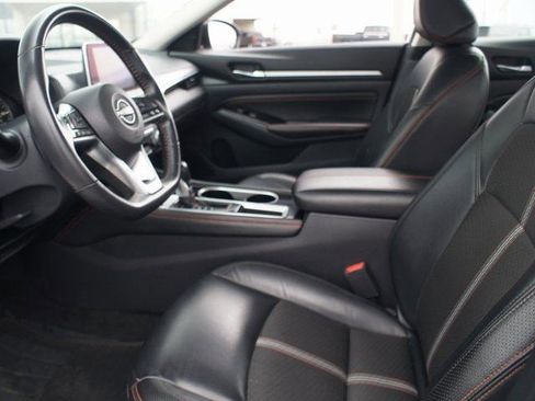 Used 2023 Nissan Altima 2.5 SR image 12