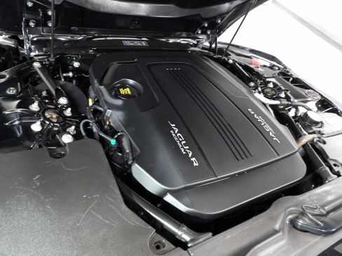 Used 2020 Jaguar F-TYPE Convertible RWD image 33