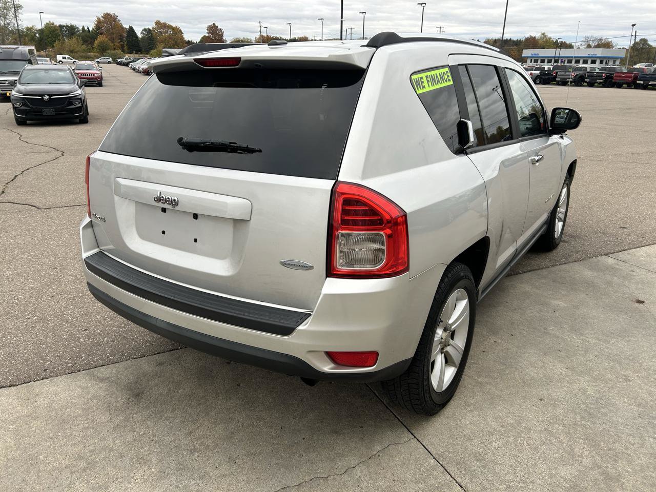 Used 2011 Jeep Compass Latitude AWD/4WD image 5
