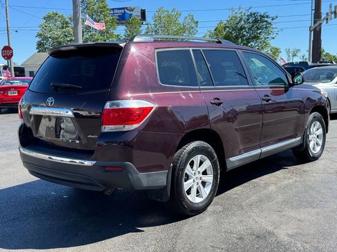 Used 2011 Toyota Highlander SE w/ Tow Pkg AWD/4WD image 5