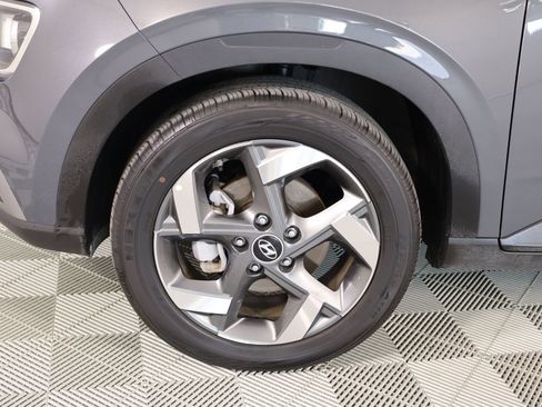 Used 2025 Hyundai Venue SEL FWD image 17