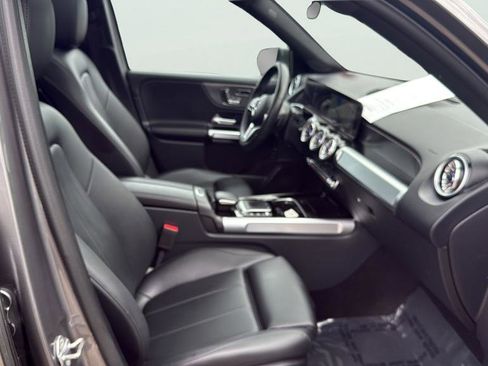 Certified 2022 Mercedes-Benz GLB 250 4MATIC image 22