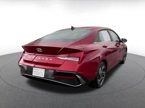 Used 2025 Hyundai Elantra SEL image 15