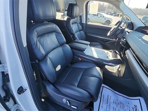 New 2025 Lincoln Navigator Reserve image 31