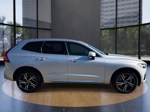 Used 2018 Volvo XC60 T8 R-Design w/ Convenience Package image 2