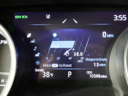 Used 2021 Toyota Camry XLE w/ Navigation Upgrade Package image 40