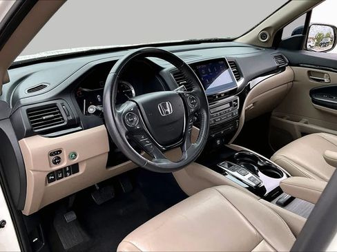 Used 2016 Honda Pilot Touring image 18