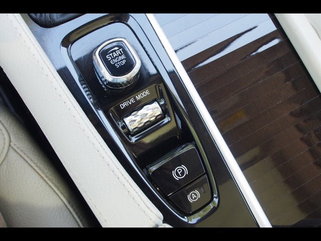 Used 2019 Volvo XC90 T6 Momentum w/ Protection Package Premier AWD/4WD image 30