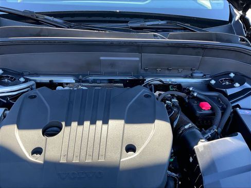 Used 2025 Volvo XC90 B5 Core w/ Protection Package Premier image 12