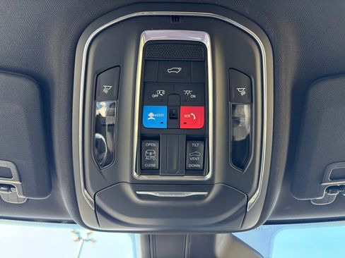 New 2025 Jeep Grand Cherokee Laredo X w/ Luxury Tech Group I image 35