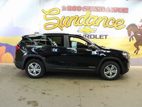 Used 2021 GMC Terrain SLE image 1