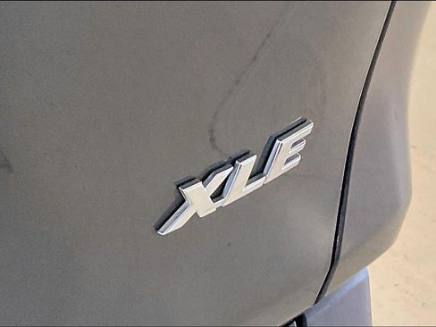 Used 2023 Toyota RAV4 XLE Premium FWD image 9