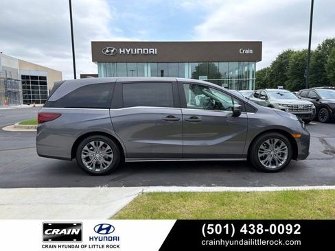 Used 2025 Honda Odyssey Touring image 1