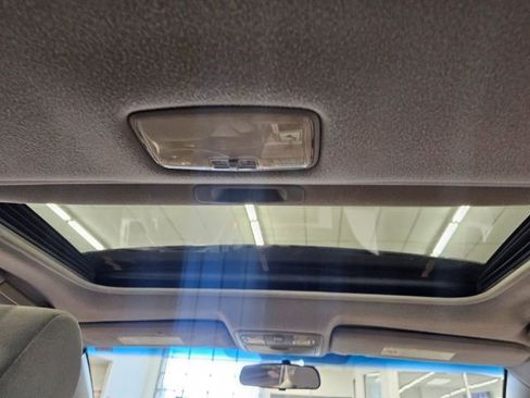 Used 2004 Toyota Solara SE image 25