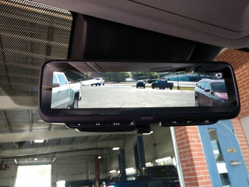 Used 2019 Toyota RAV4 Limited image 28