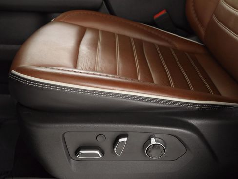 Used 2023 GMC Yukon Denali Ultimate image 32