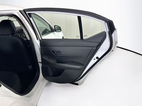 Used 2024 Nissan Sentra S FWD image 27