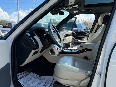 Used 2019 Land Rover Range Rover Long Wheelbase Supercharged image 15