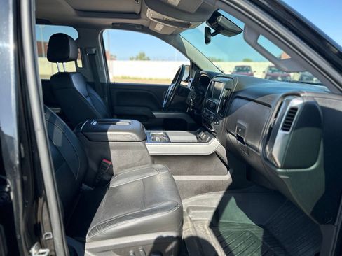 Used 2018 Chevrolet Silverado 1500 LTZ Z71 w/ Redline Edition image 10