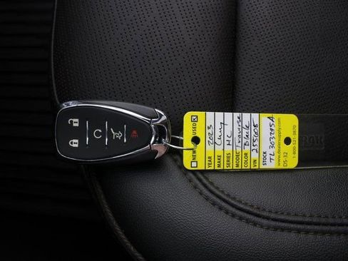 Used 2023 Chevrolet Traverse High Country image 10