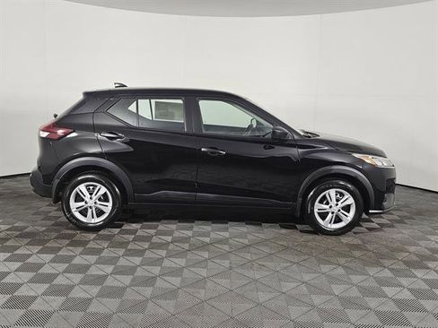 New 2025 Nissan Kicks S image 2