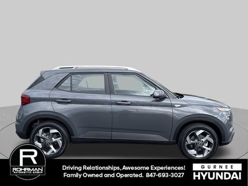 Used 2026 Hyundai Venue SEL FWD image 11
