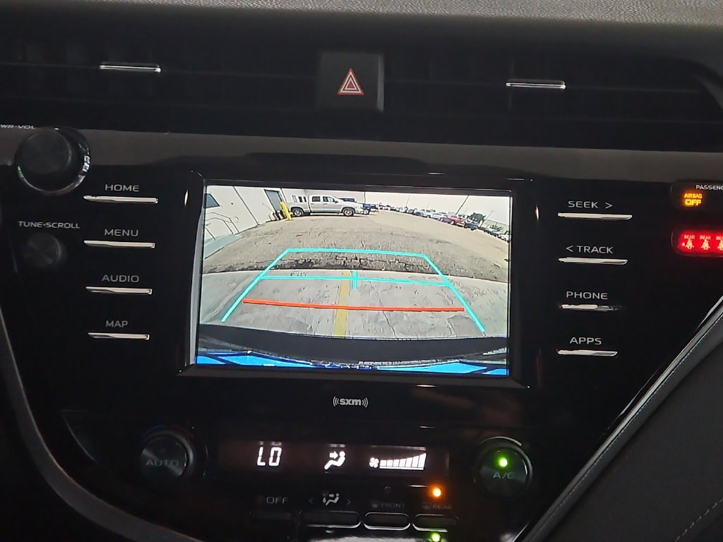 Used 2020 Toyota Camry SE FWD image 17