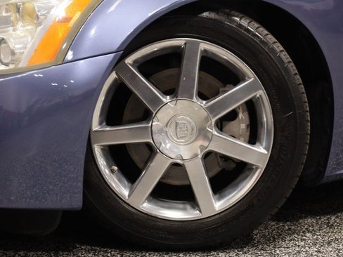 Used 2005 Cadillac XLR RWD image 21