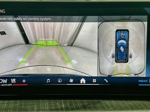 Used 2025 BMW ALPINA XB7 AWD/4WD image 17