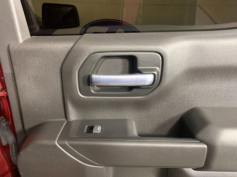 Used 2020 Chevrolet Silverado 1500 Custom w/ Custom Value Package image 35