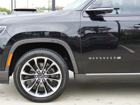 Used 2022 Jeep Wagoneer Series III w/ Premium Group I image 10