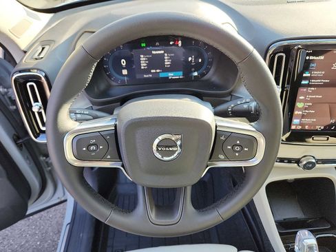 Used 2025 Volvo XC40 B5 Ultra w/ Protection Package Premier image 19