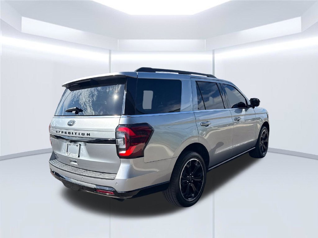 Used 2024 Ford Expedition Limited AWD/4WD image 4