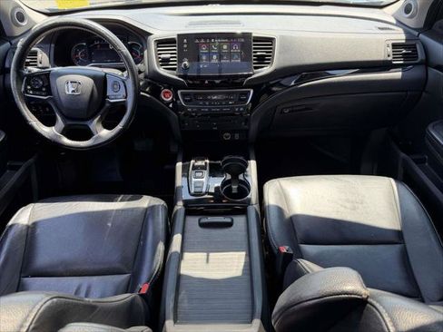 Used 2019 Honda Pilot Touring image 16