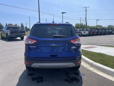 Used 2016 Ford Escape SE w/ Equipment Group 201A FWD image 4