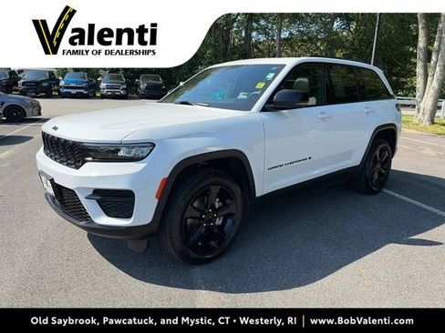 Used 2023 Jeep Grand Cherokee Altitude AWD/4WD image 1