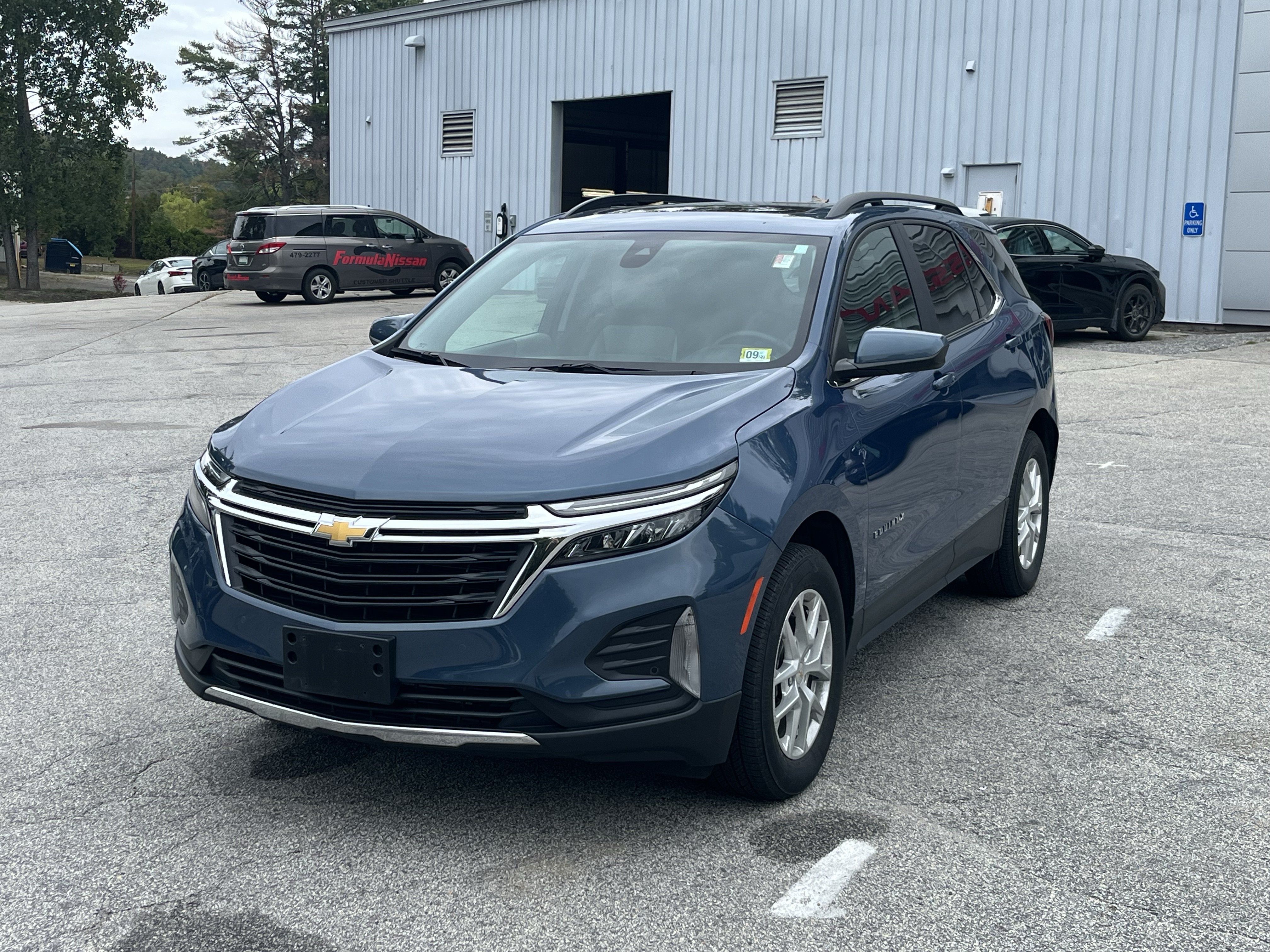Used 2024 Chevrolet Equinox LT AWD/4WD image 3