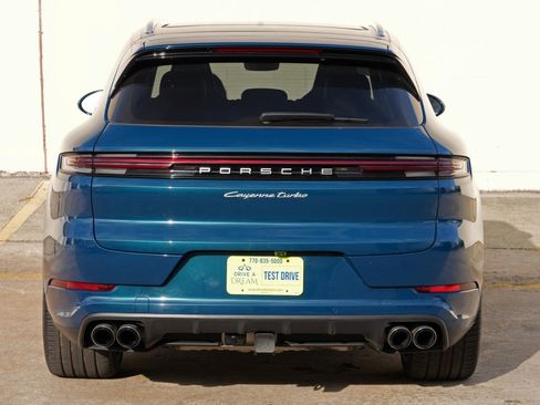 Used 2024 Porsche Cayenne Turbo AWD/4WD image 57