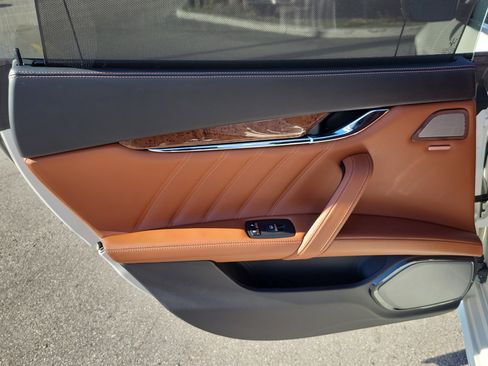 Used 2021 Maserati Quattroporte S GranLusso image 28