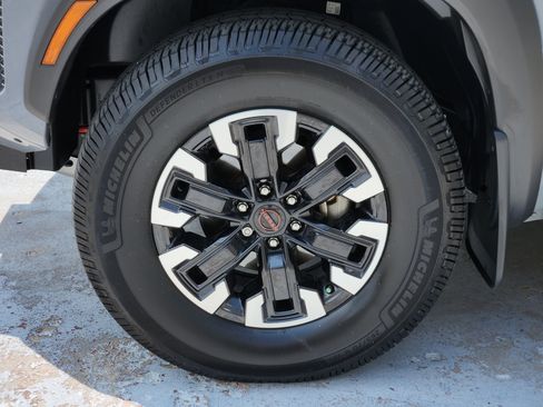 Used 2024 Nissan Frontier PRO-4X w/ Pro Convenience Package AWD/4WD image 14
