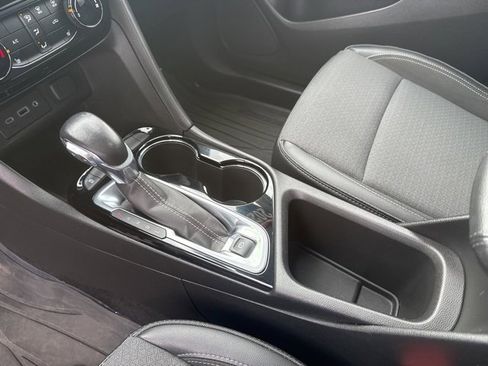 Used 2021 Buick Encore GX Preferred w/ Cold Weather Comfort Package image 26