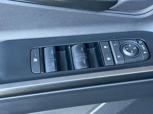 New 2026 Toyota C-HR image 11