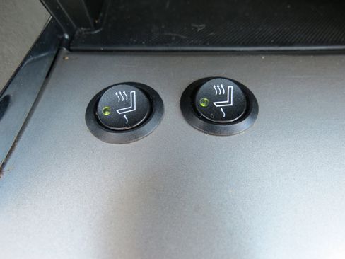 Used 2010 Toyota Camry SE image 21