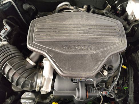 Used 2021 GMC Acadia SLT w/ Elevation Edition FWD image 30