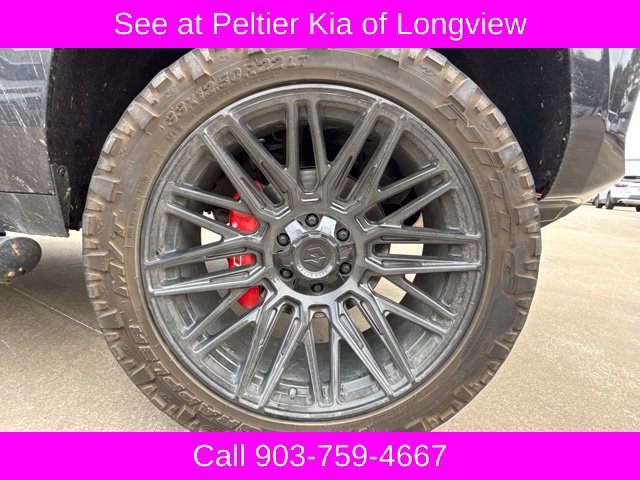 Used 2023 Chevrolet Tahoe Z71 w/ Luxury Package AWD/4WD image 9
