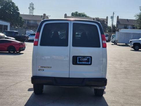 Used 2025 Chevrolet Express 3500 LS RWD image 12