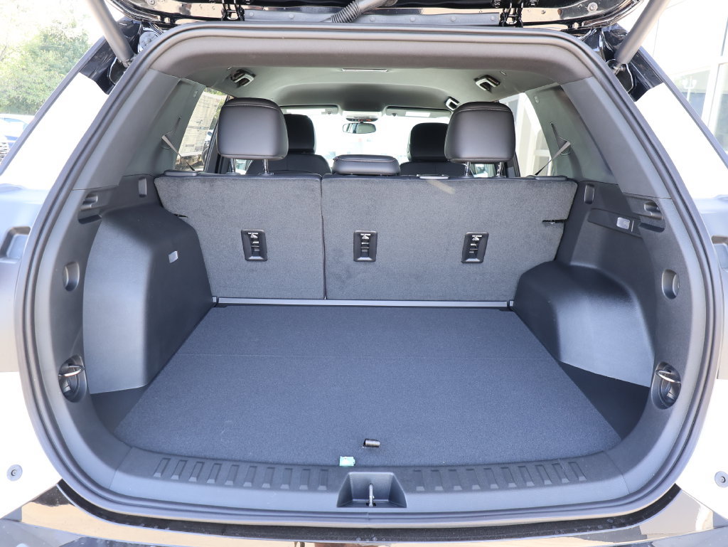 New 2027 GMC Terrain AT4 w/ Convenience Package III AWD/4WD image 29